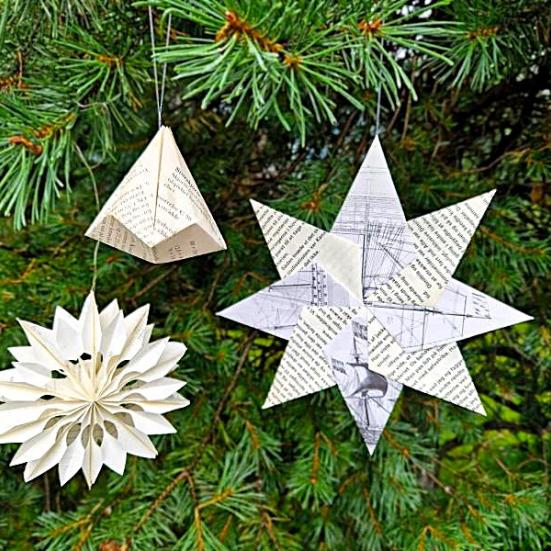 Papirpynt på grøn baggrund