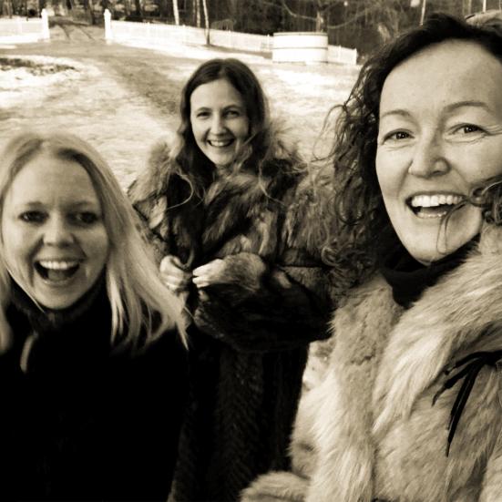 de tre musikere: Sara Grabow, Martine Madsen og Eva Skipper