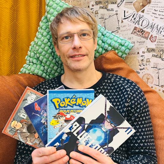 Bibliotekar med manga-bøger