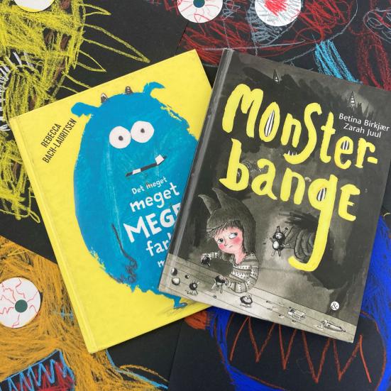 To monsterbøger på en baggrund af monstertegninger: "Det meget meget meget farlige monster" og "Monsterbange"