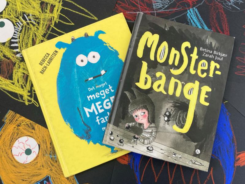 To monsterbøger på en baggrund af monstertegninger: "Det meget meget meget farlige monster" og "Monsterbange"