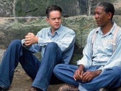 Skuespillerne Morgan Freeman og Tim Robbins i filmen 'En verden udenfor'