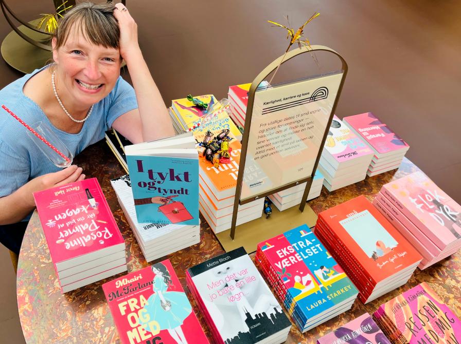 Litteraturformidler Bettina ved bordet kærlighed karriere og kaos