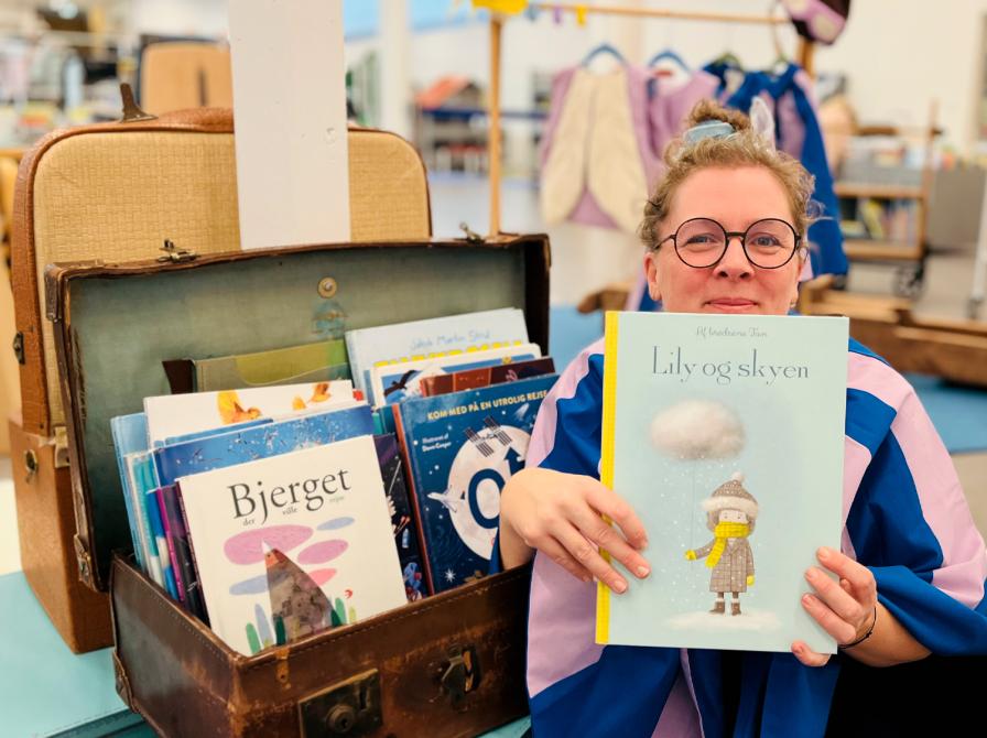 Bibliotekar med billedbog