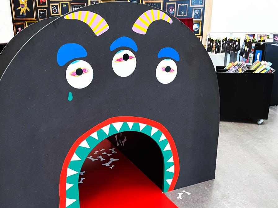 Monster-legeinstallation for børn